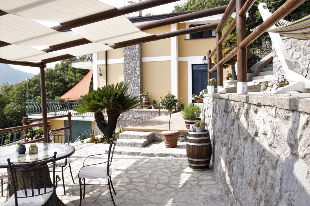 B&B Villa Reginella อาเจโรลา ภายนอก รูปภาพ