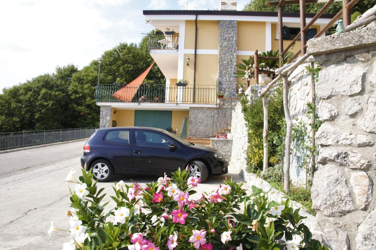 B&B Villa Reginella อาเจโรลา ภายนอก รูปภาพ
