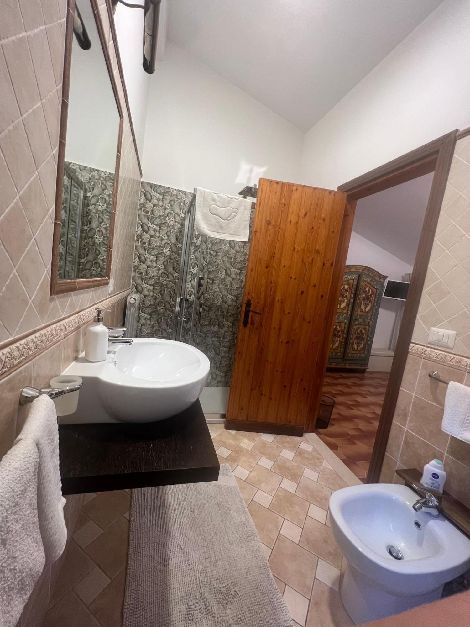 B&B Villa Reginella อาเจโรลา ภายนอก รูปภาพ