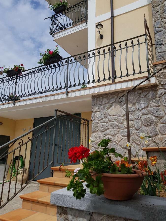 B&B Villa Reginella อาเจโรลา ภายนอก รูปภาพ